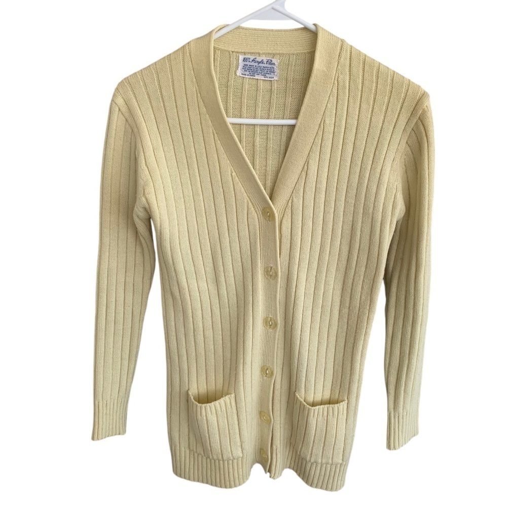 Vintage Classic Cardigan Sweater 60s 70s Front Pockets